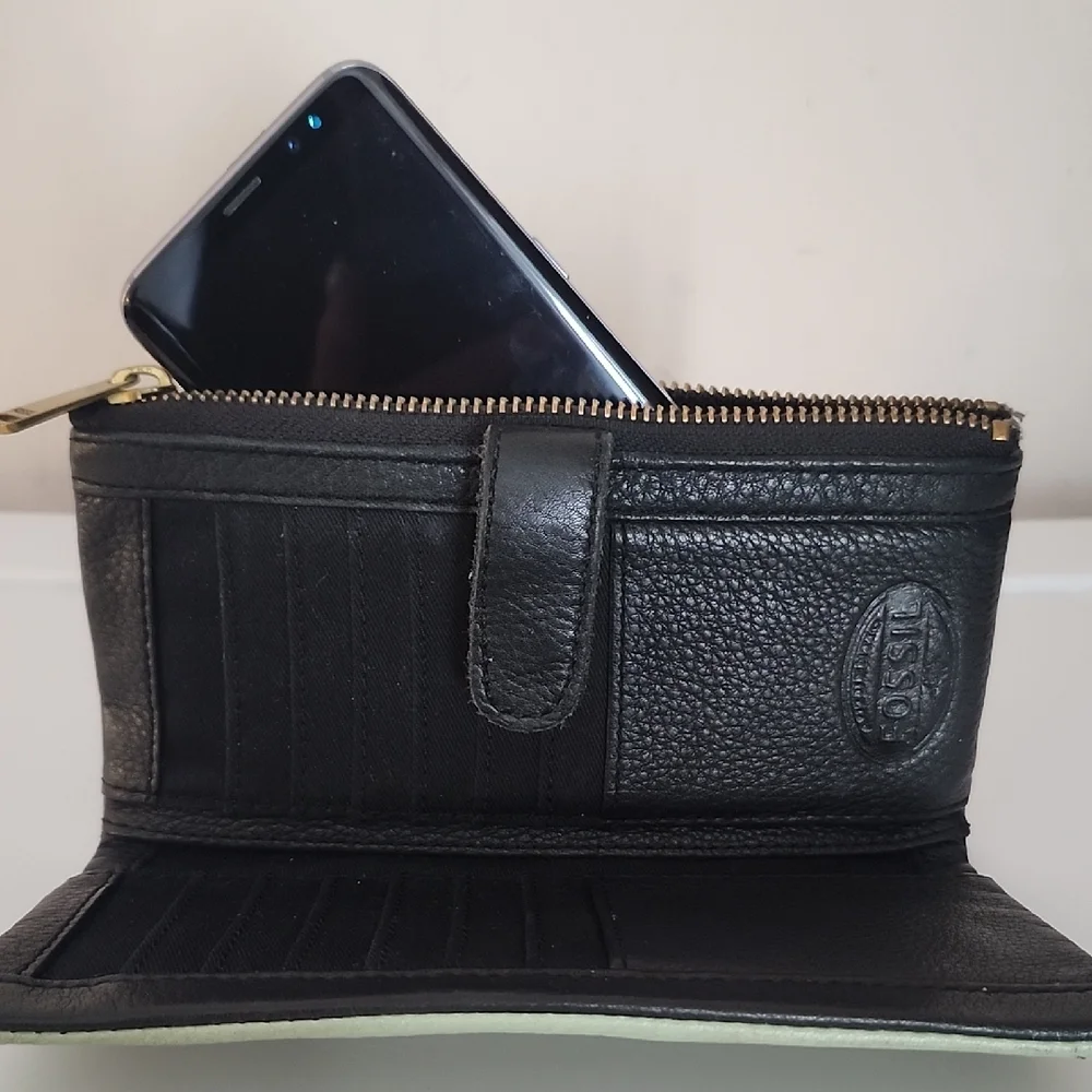 Fossil Explorer Leather Crossbody w/Free Fossil Wallet